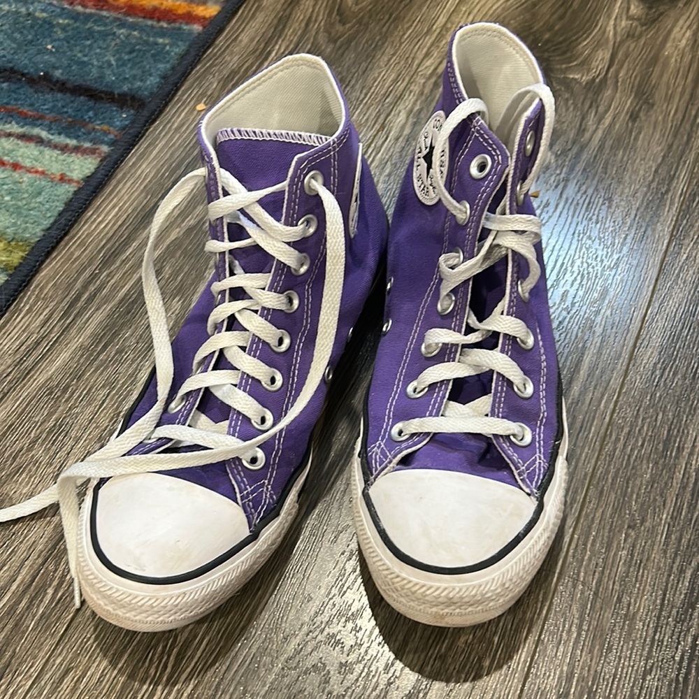 Women’s size 9 purple converse